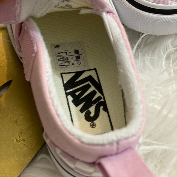 Vans - Picture 3 of 7